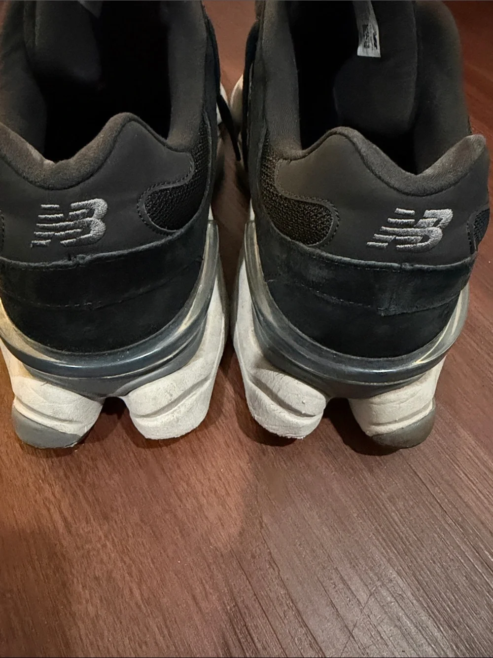 New Balance stylish black